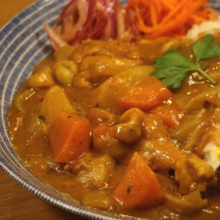 カレーブック日本風カレーのレシピ|手羽元で作る本格和風カレー
