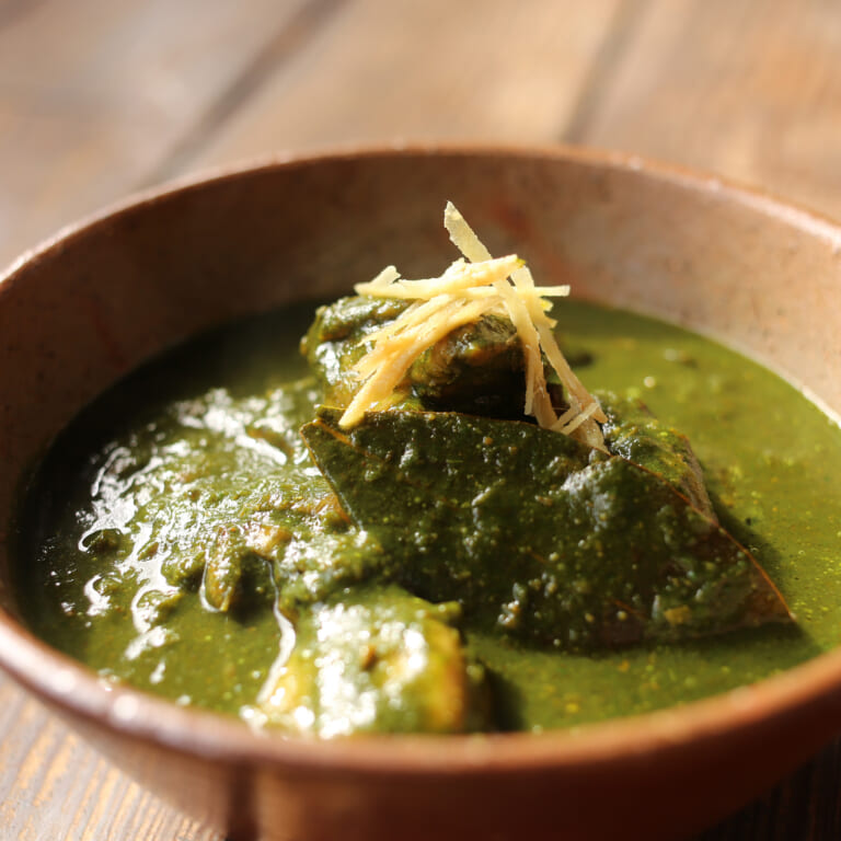 ニルギリチキンカレーのレシピ｜ほうれん草の本格南インドサグカレー