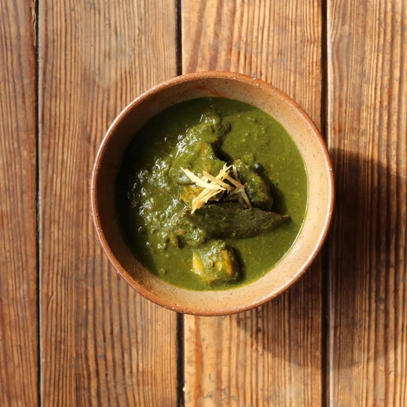 ニルギリチキンカレーのレシピ|ほうれん草の本格南インドサグカレー の完成写真