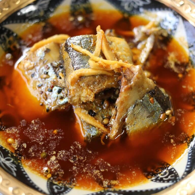 秋刀魚のアチャールのレシピ｜カロンジ香るスパイスのアヒージョ風