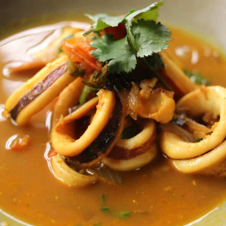 イカとトマトのカレーのレシピ｜イタリアン風スパイスのシーフード