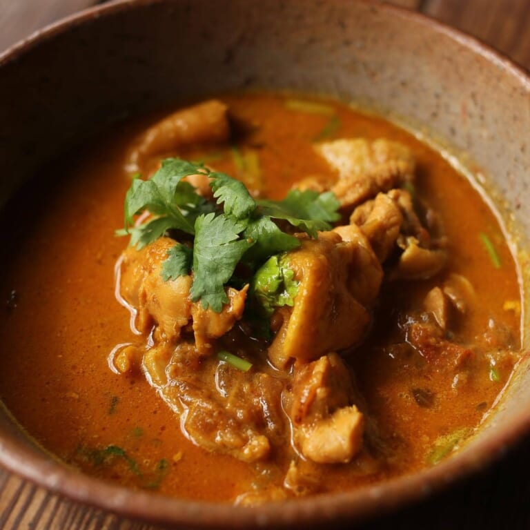 カレー粉で作るチキンカレーのレシピ|アナン印で本格インド料理