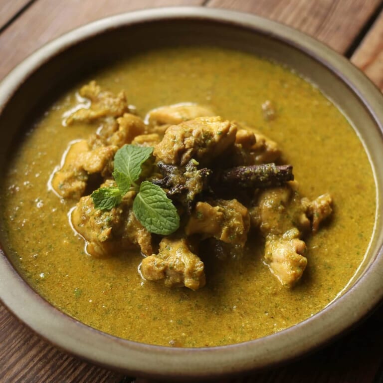 ミントチキンカレーのレシピ｜爽やかな本格スパイスカレーの味