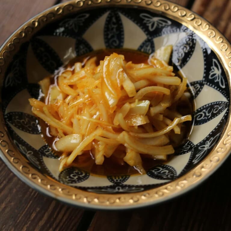 玉ねぎを操る：色・甘み・旨味の引き出し方