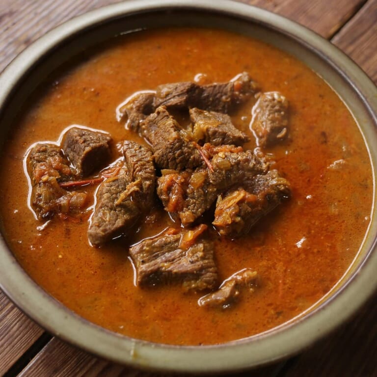 カレー粉で作るビーフカレーのレシピ|本格インドの牛肉カレー