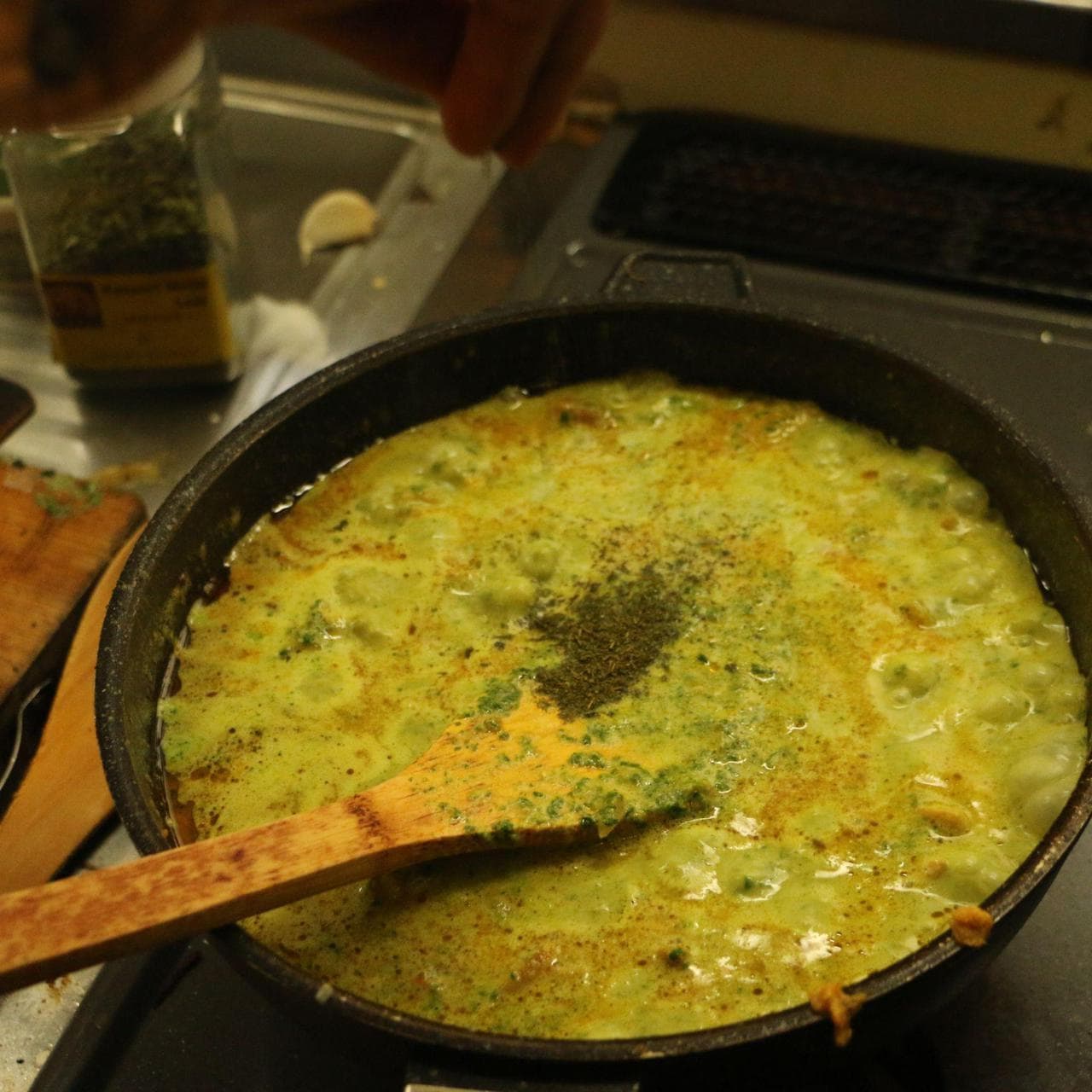 基本のスパイスで作るホウレンソウとチキンのカレー スパイスレシピ#233 | インターネットオブスパイス