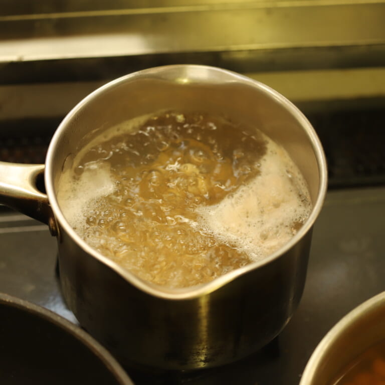 手順 1: ひよこ豆を一晩水(分量外)につけ食べやすい硬さに茹でておく(塩を少し加えておくと良い)