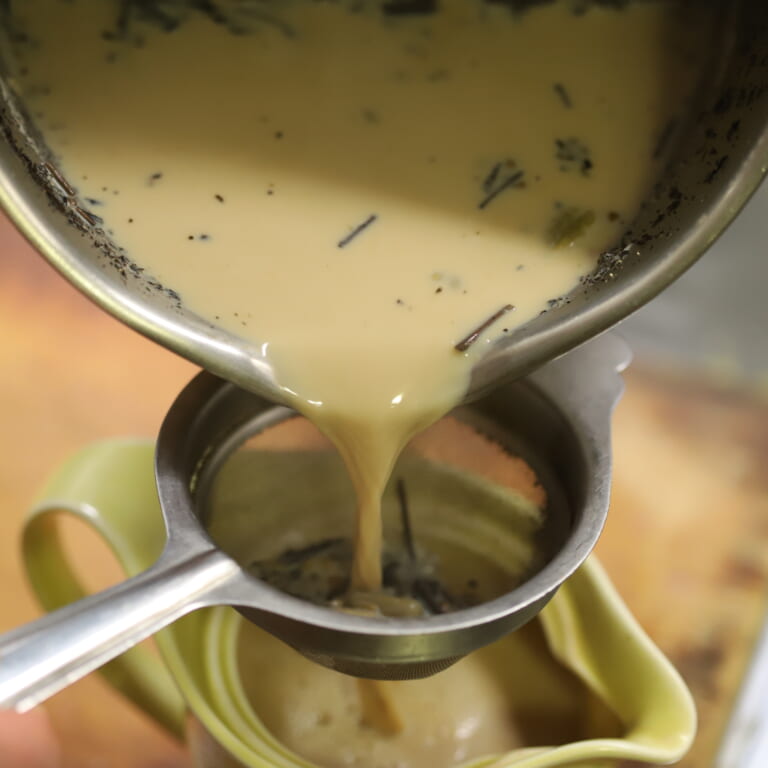手順 5: 茶漉しなどで漉して出来上がり。
