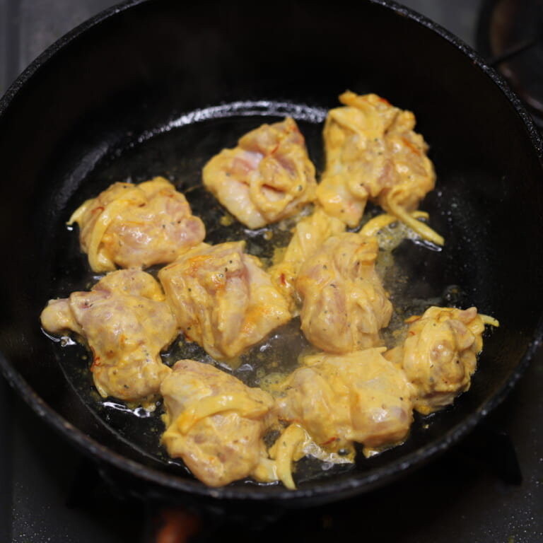 手順 3: 串などに刺してグリルで焼く。