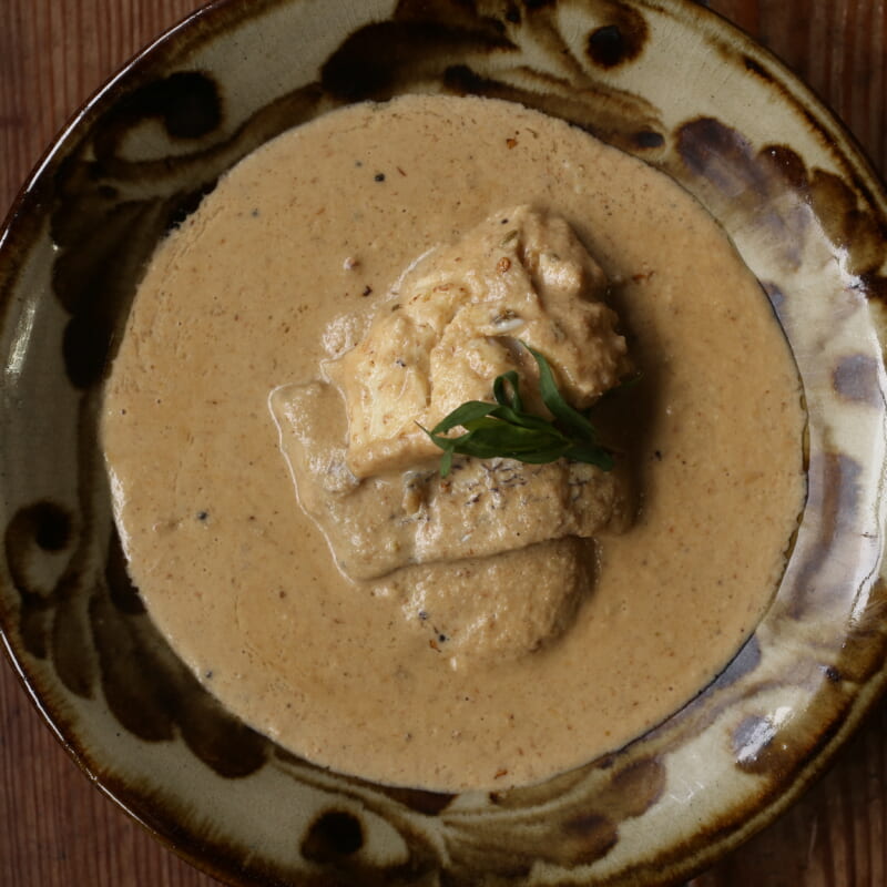 ホワイトフィッシュカレーのレシピ｜ナッツ香る本格白いカレー の完成写真