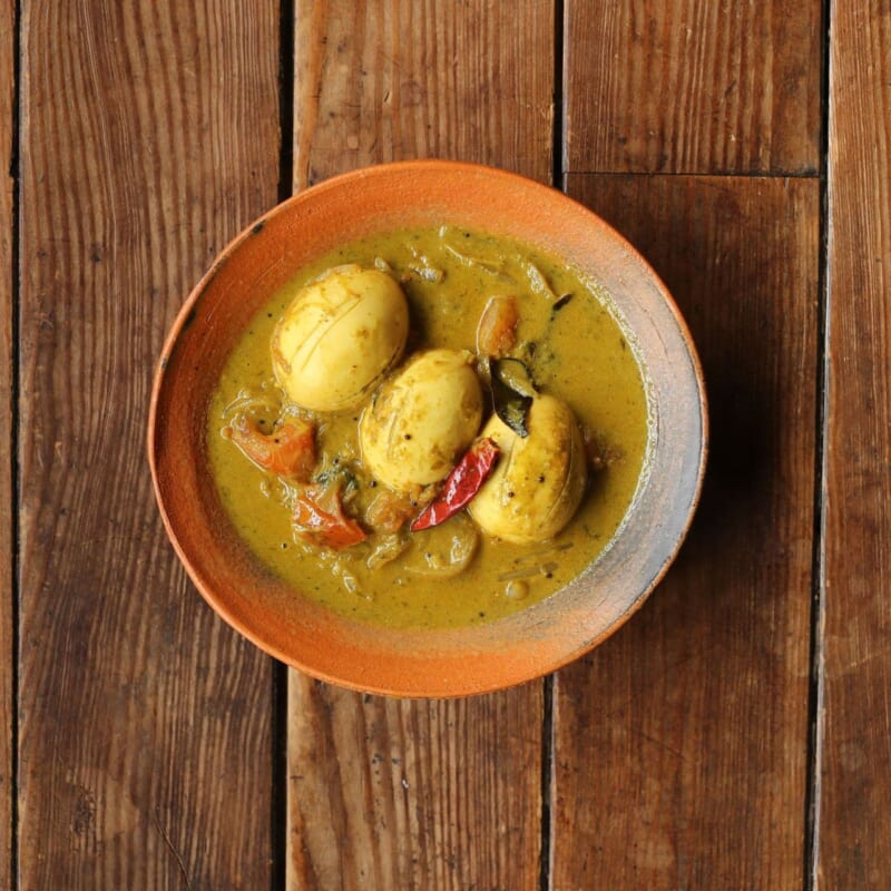 エッグミントカレーのレシピ｜本格スパイスで作るピリ辛卵カレー の完成写真