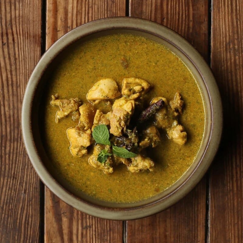 ミントチキンカレーのレシピ｜爽やかな本格スパイスカレーの味 の完成写真