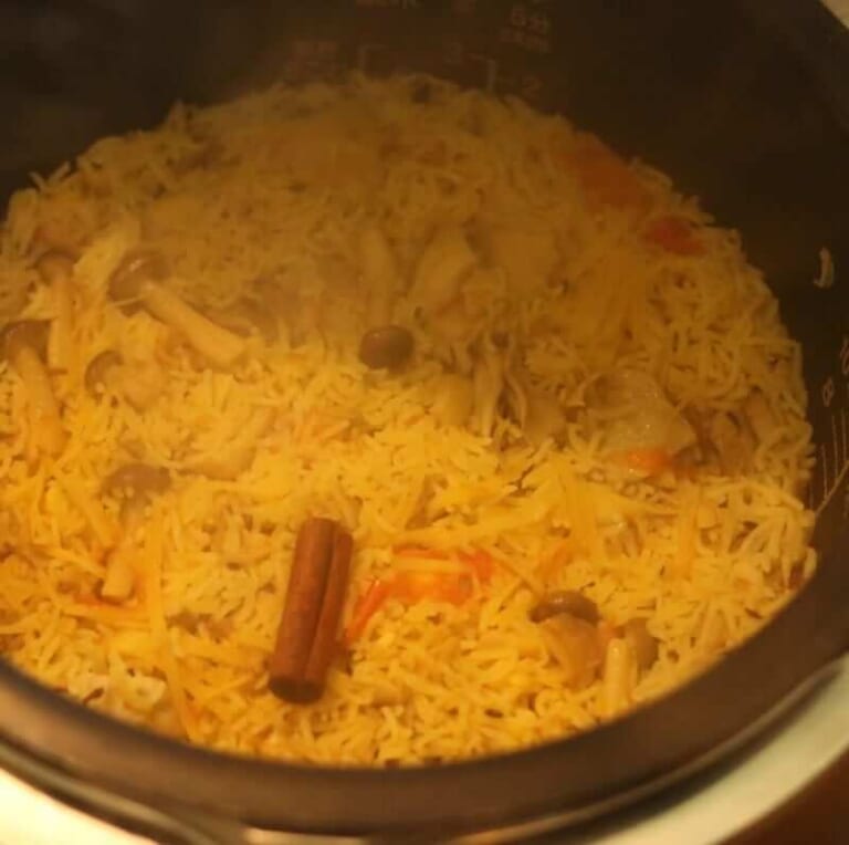 手順 9: 炊飯器が完了の音を鳴らしたら、完成。軽く混ぜ合わせておきます。