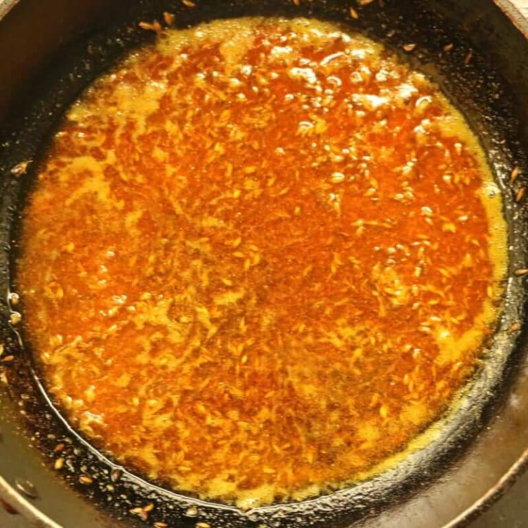 手順 4: 火をつけしめじを加える。
