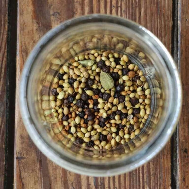 手順 3: 粗熱を取り、ミルサーまたはすり鉢で細かく砕く。