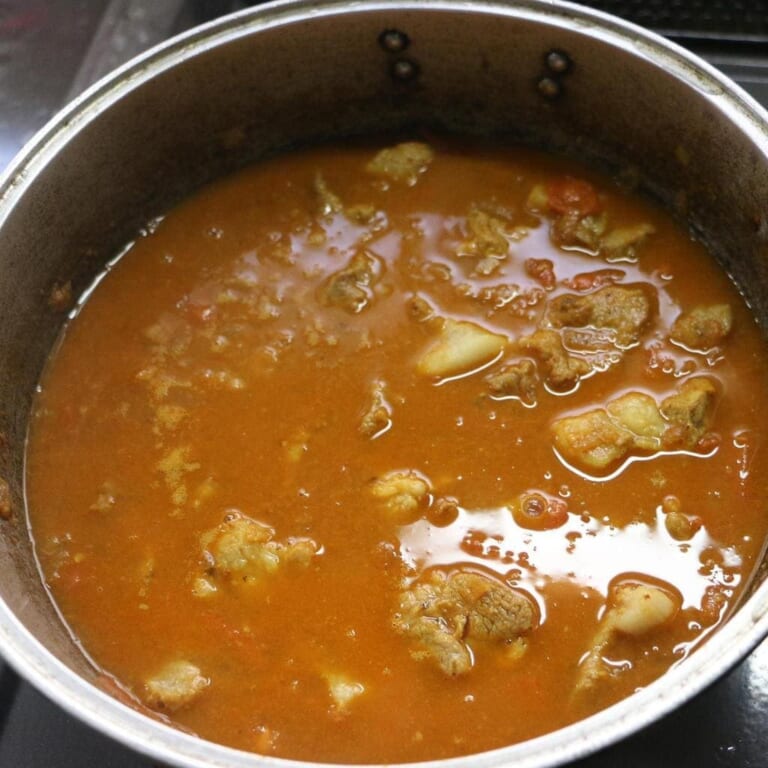 手順 6: グツグツしてきたら弱火にして焼く20分煮込む。