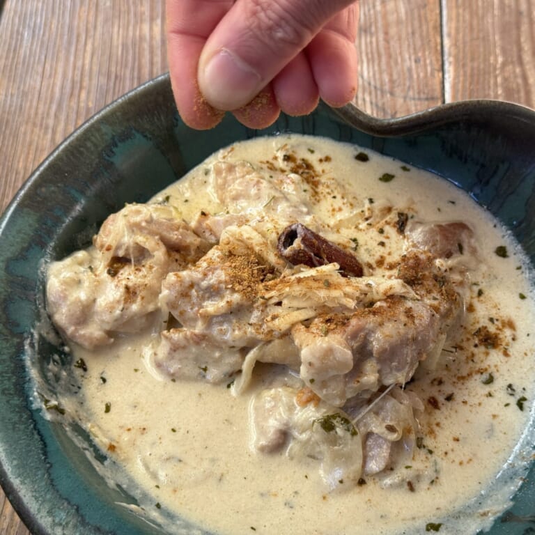 手順 8: 食べる直前にチャートマサラ（スパイスC）を振りかける。