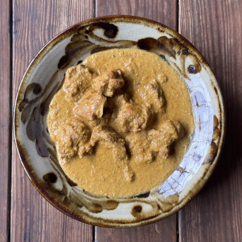 舞茸チキンコルマのレシピ｜ナッツとクリームの本格インドコルマ味 の完成写真