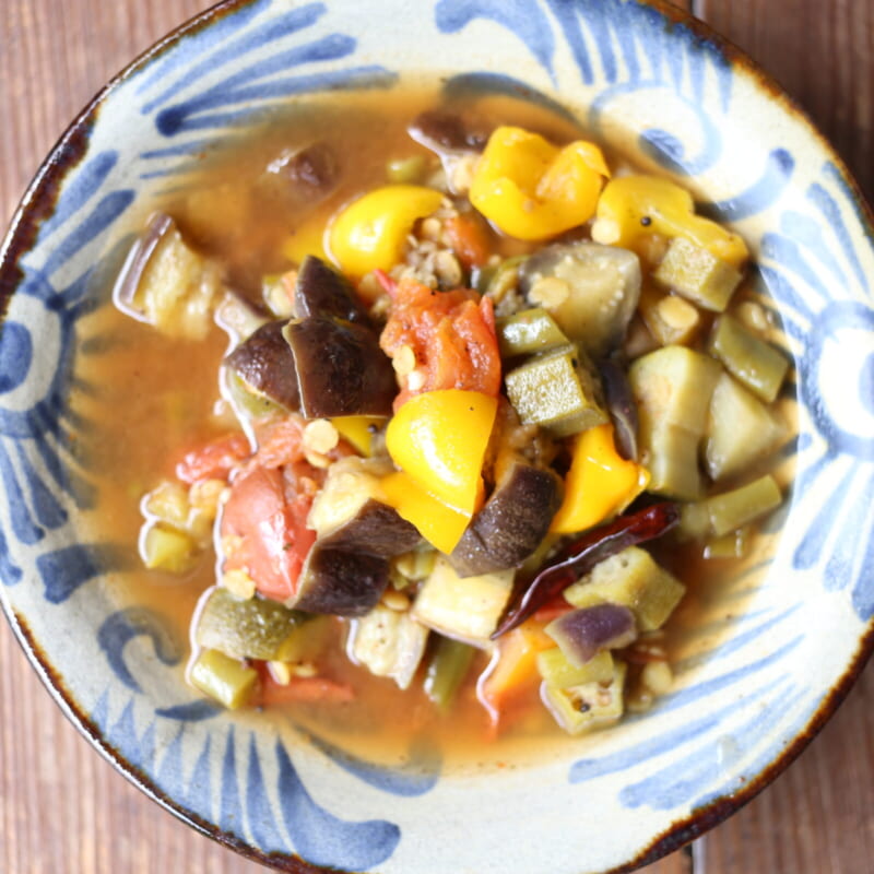夏野菜と梅干しのカレーのレシピ|和風スパイスの夏向けレシピ の完成写真