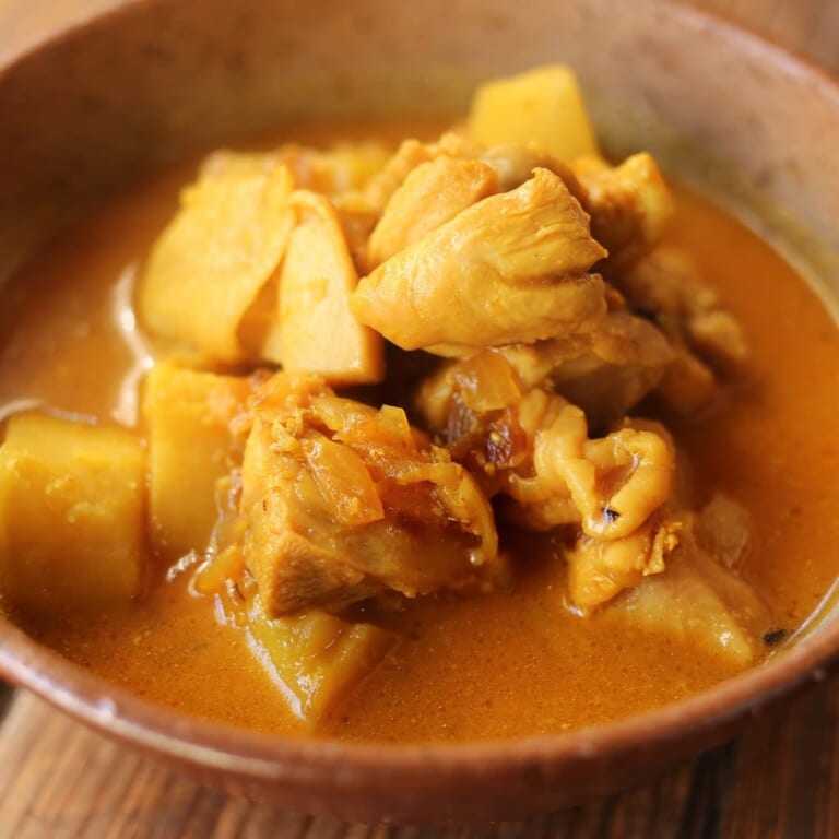 さつまいもチキンカレーのレシピ｜子供向け優しいスパイスカレー