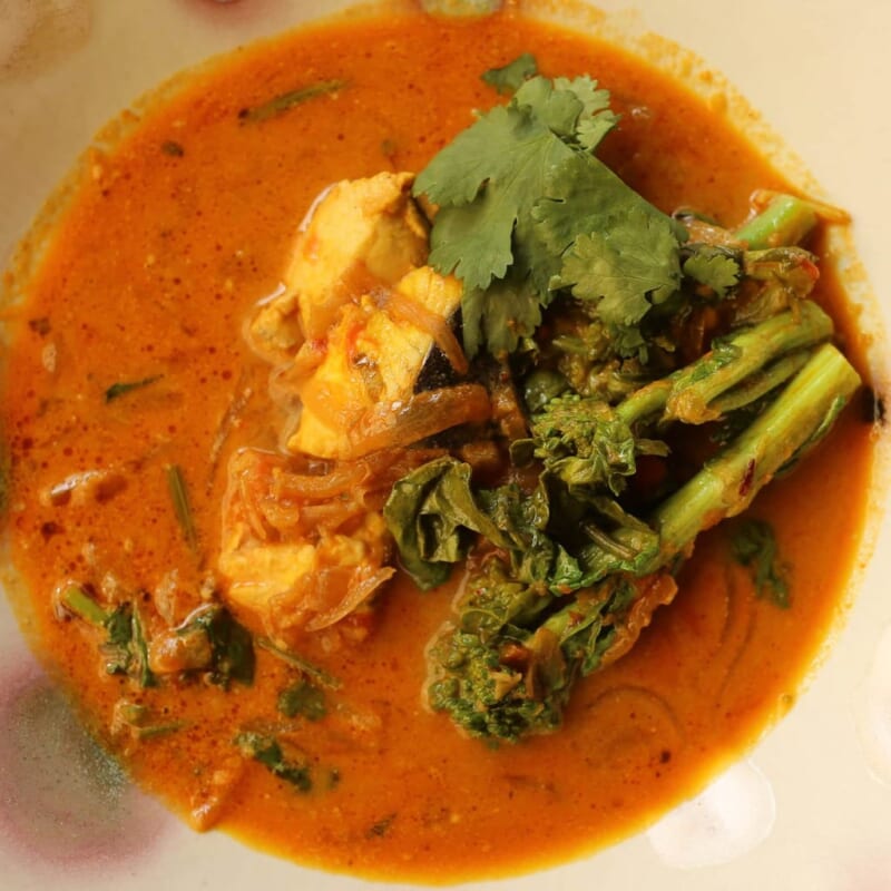 菜の花と鰆のフィッシュカレーのレシピ|春の本格スパイス魚カレー の完成写真